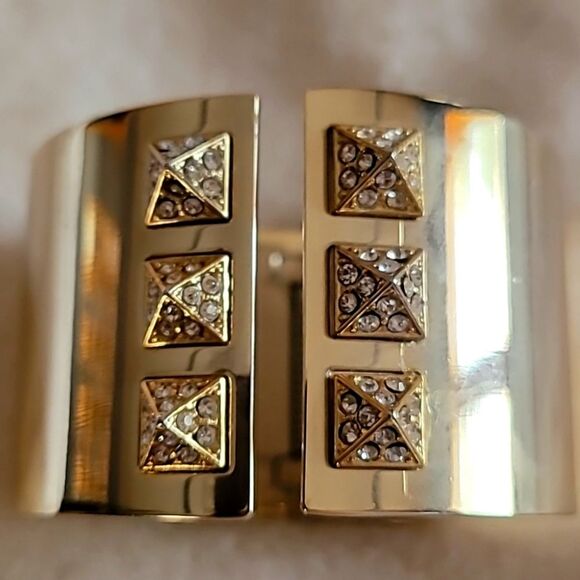 Victoria Secret Studded Gold Tone Bangle Bracelet - Picture 4 of 4